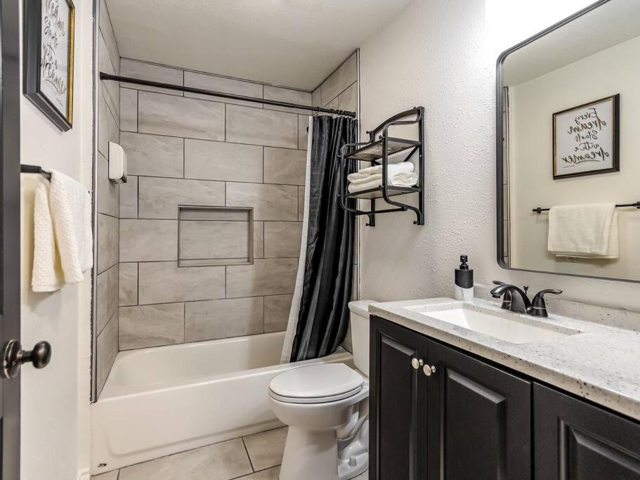 Stylish & Serene Modern Retreat Bartlesville Εξωτερικό φωτογραφία